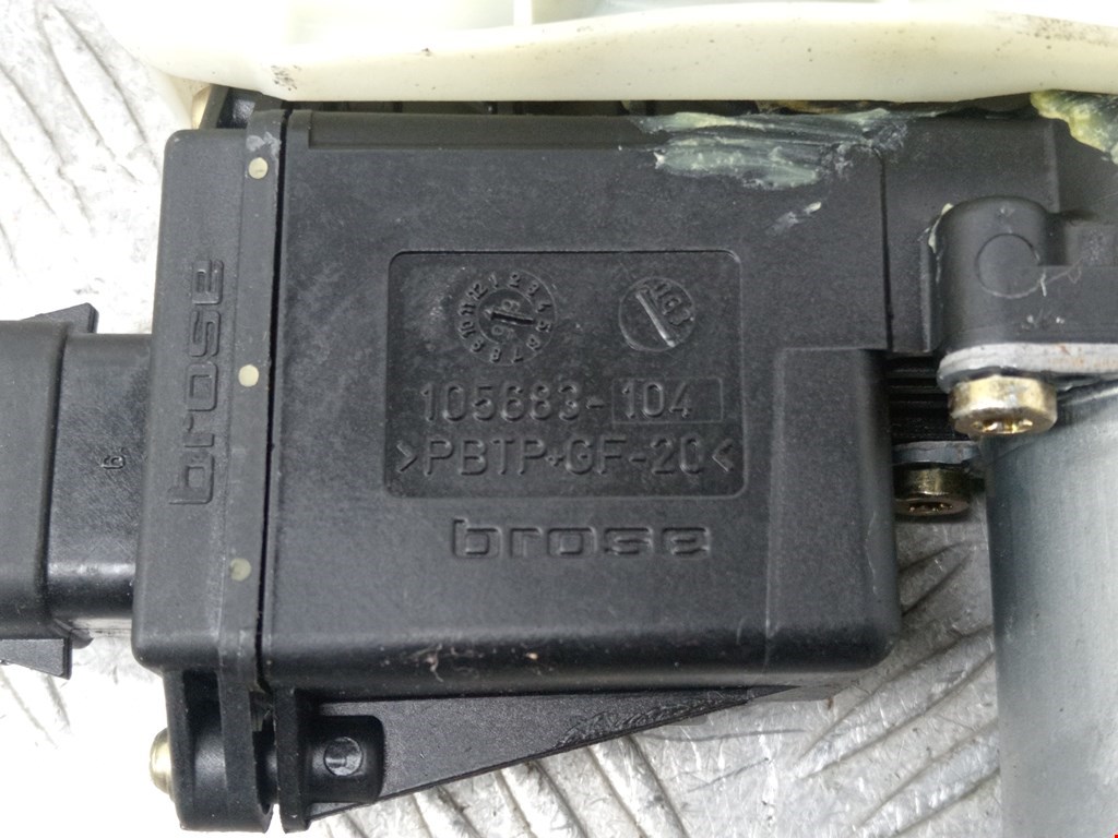 Стеклоподъемник передний правый MITSUBISHI Space Star 1999-2006