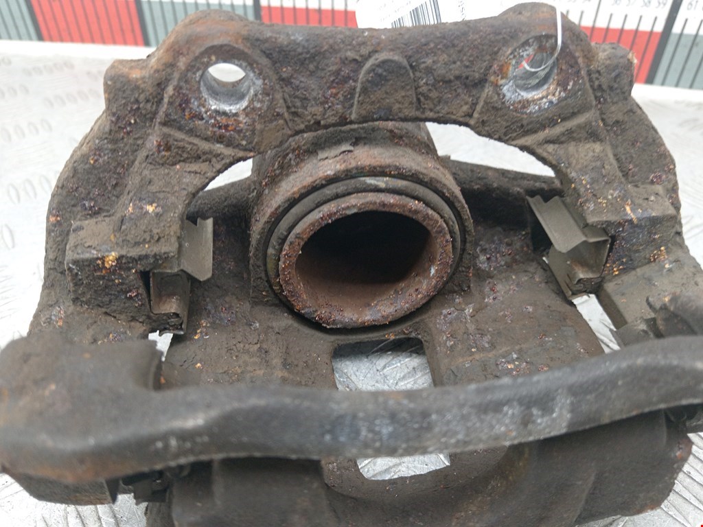 Суппорт передний правый PEUGEOT 207 2006-2015