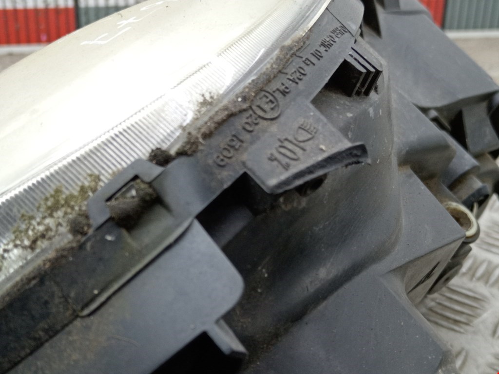 Фара левая VOLKSWAGEN Polo IV 2001-2009