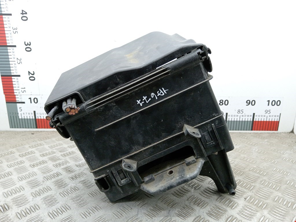 Крепление АКБ (корпус/подставка) VOLKSWAGEN Polo IV 2001-2009