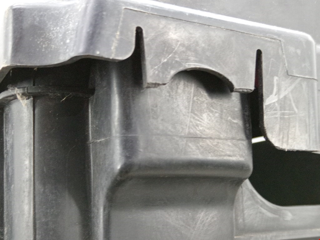 Крепление АКБ (корпус/подставка) VOLKSWAGEN Polo IV 2001-2009