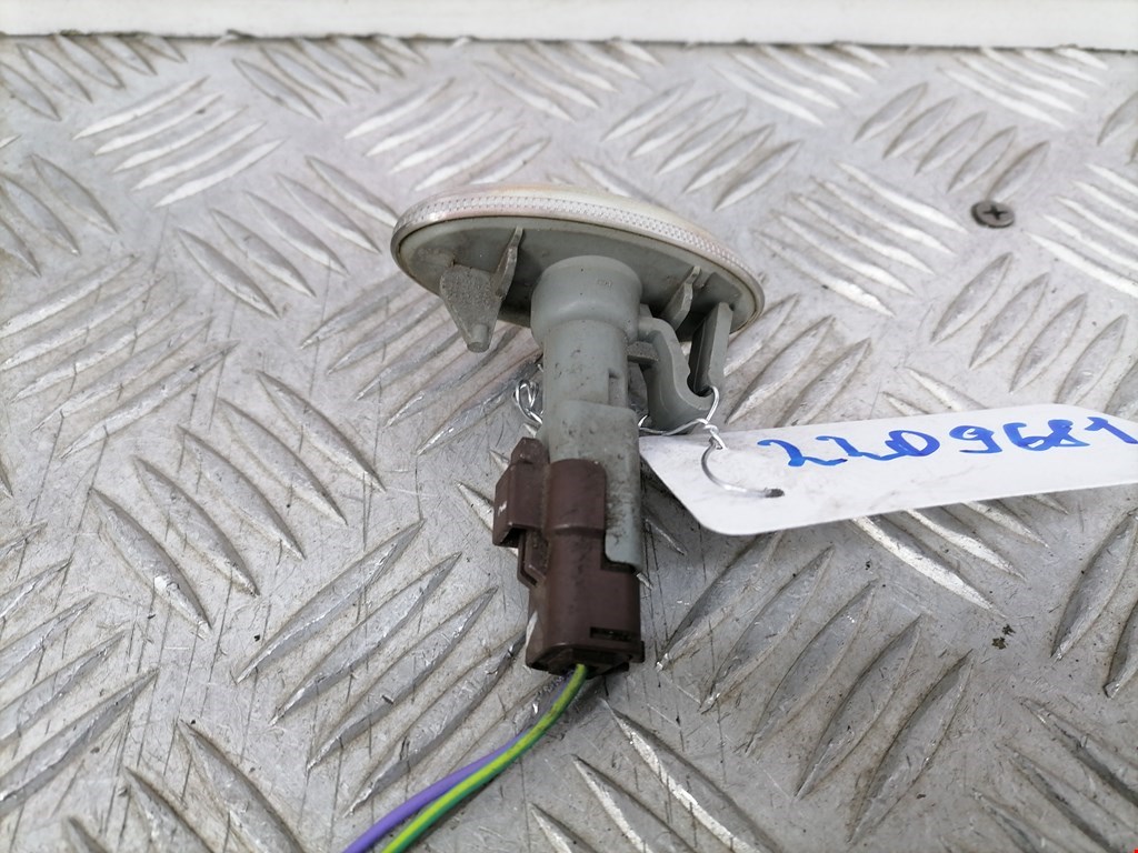 Повторитель на крыло CITROEN C4 Cactus 2014-н.в.