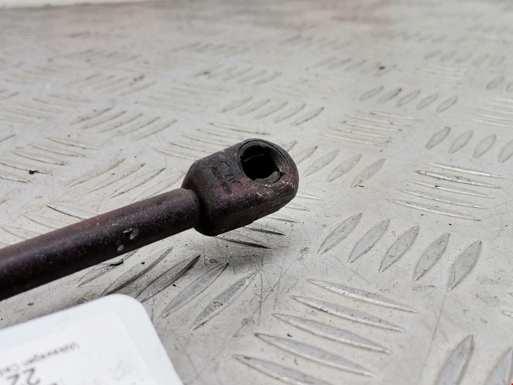 Амортизатор крышки (двери) багажника VOLKSWAGEN Caddy III 2004-2015