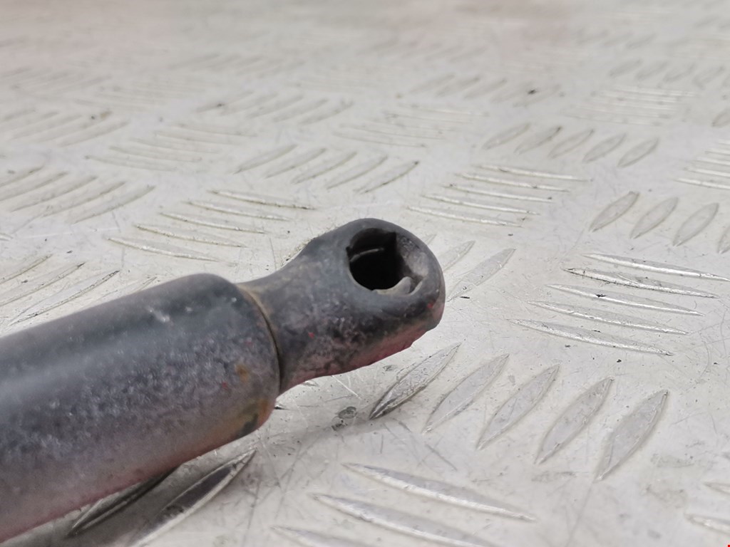 Амортизатор крышки (двери) багажника VOLKSWAGEN Caddy III 2004-2015