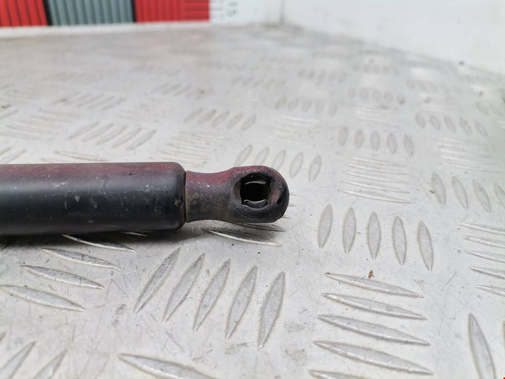 Амортизатор крышки (двери) багажника VOLKSWAGEN Caddy III 2004-2015