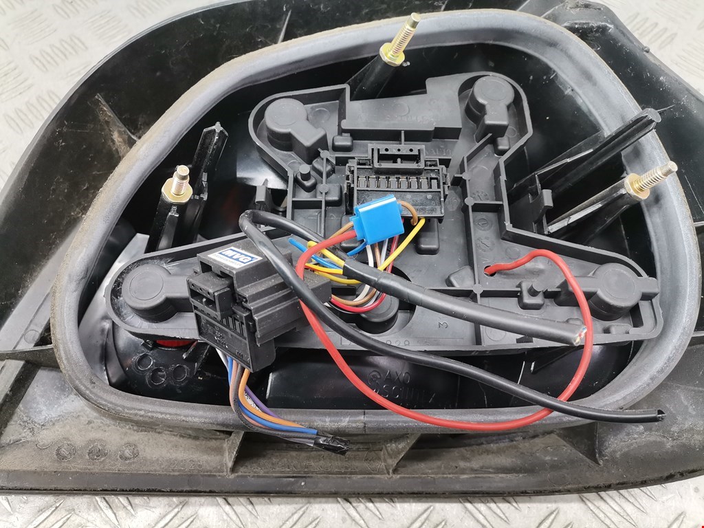 Фонарь задний левый RENAULT Megane I 1996-2002