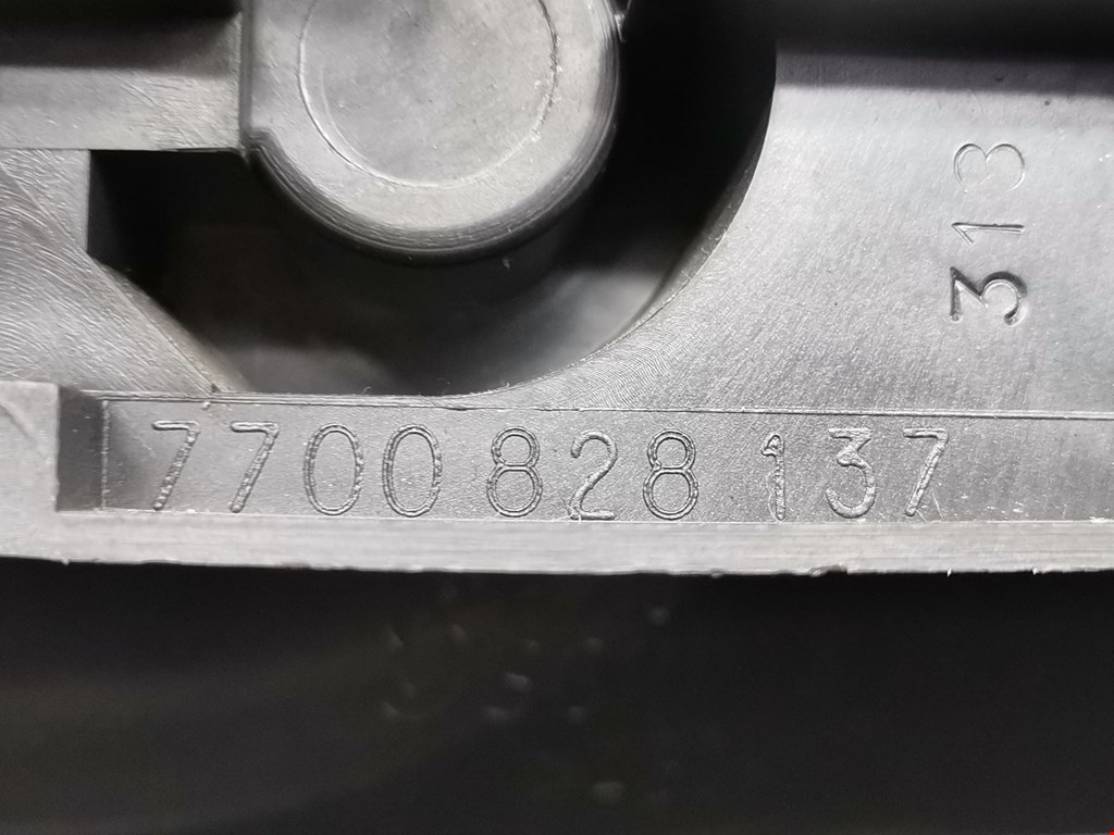 Фонарь задний левый RENAULT Megane I 1996-2002