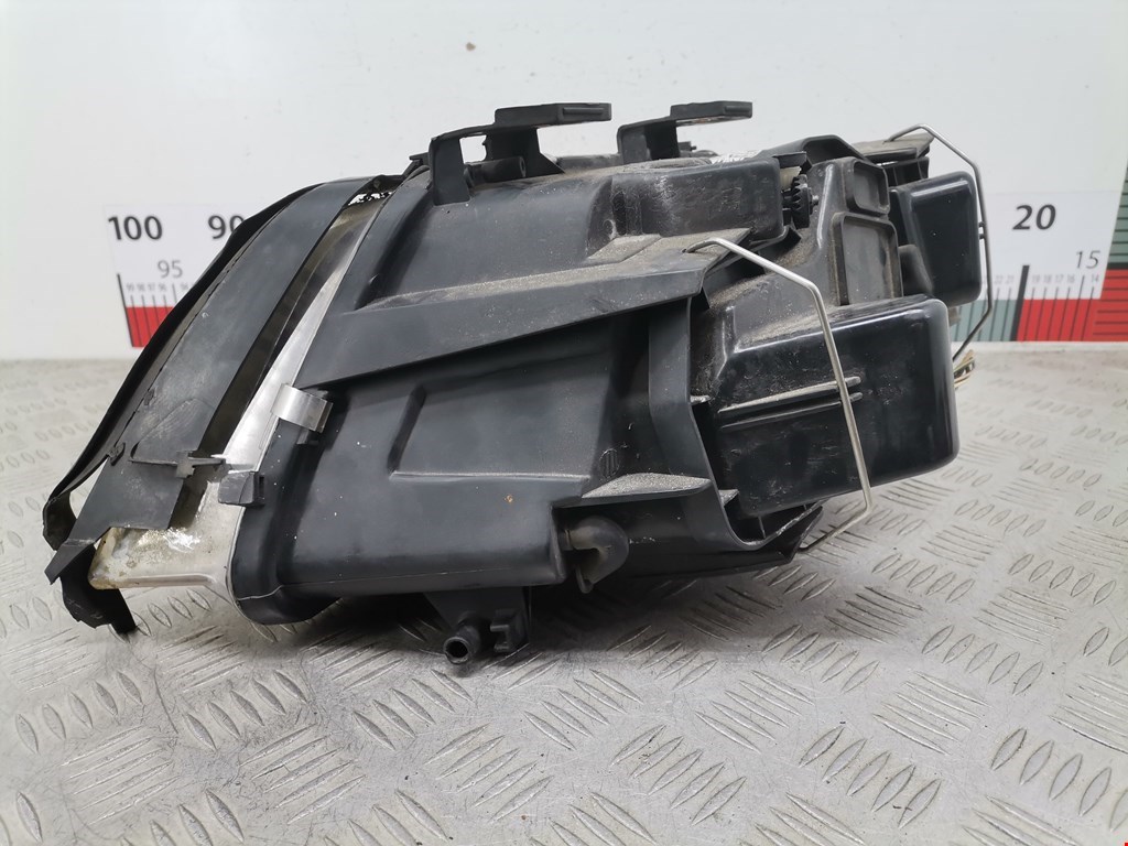 Фара правая AUDI A6 C5 1997-2004