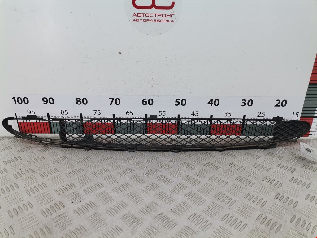 Решетка (заглушка) в бампер центральная Mercedes A-Class (W168) (1997-2004)