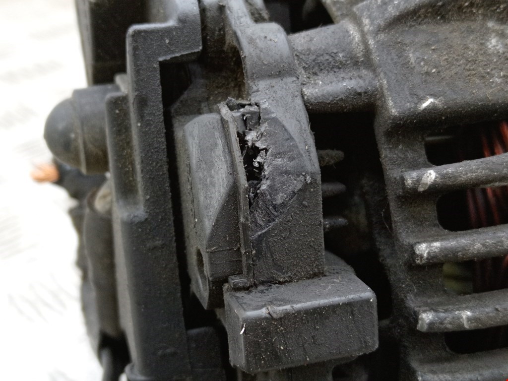 Генератор VOLKSWAGEN Golf IV 1997-2003