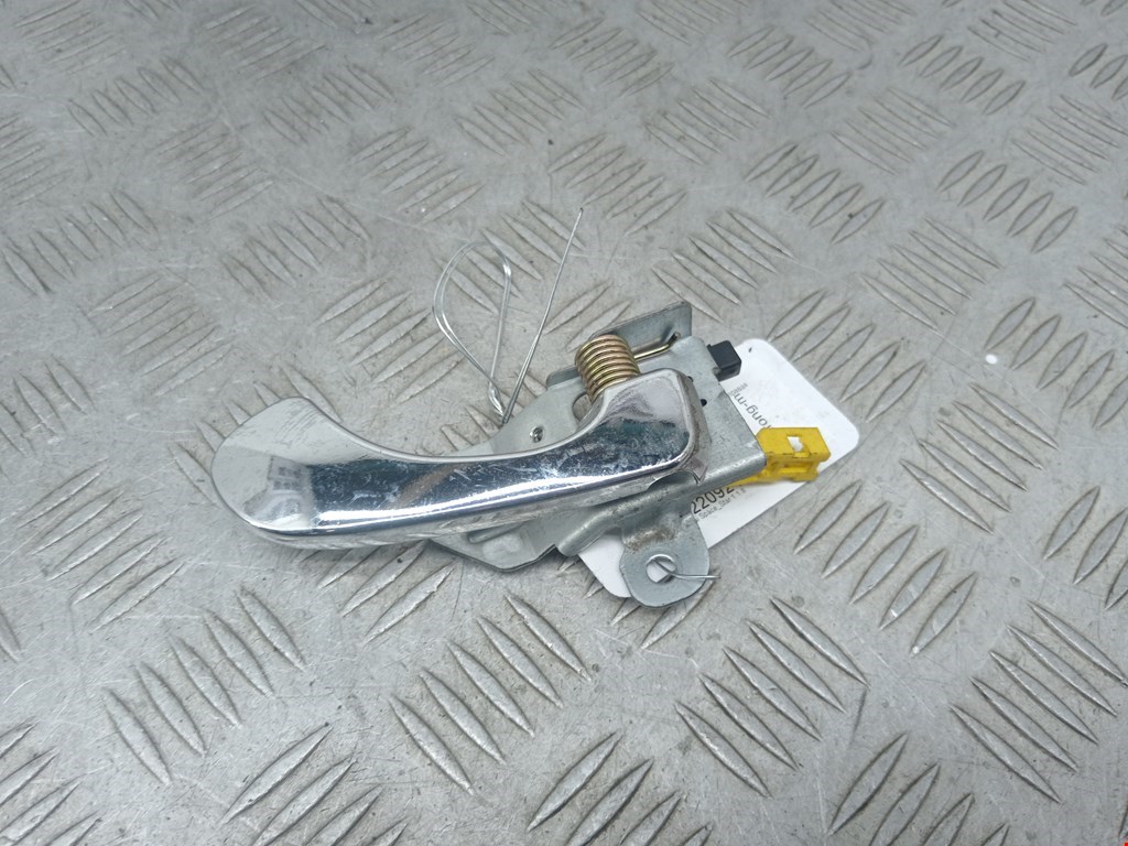Ручка дверная передняя внутренняя правая MITSUBISHI Space Star 1999-2006