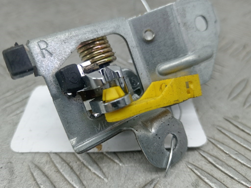 Ручка дверная передняя внутренняя правая MITSUBISHI Space Star 1999-2006