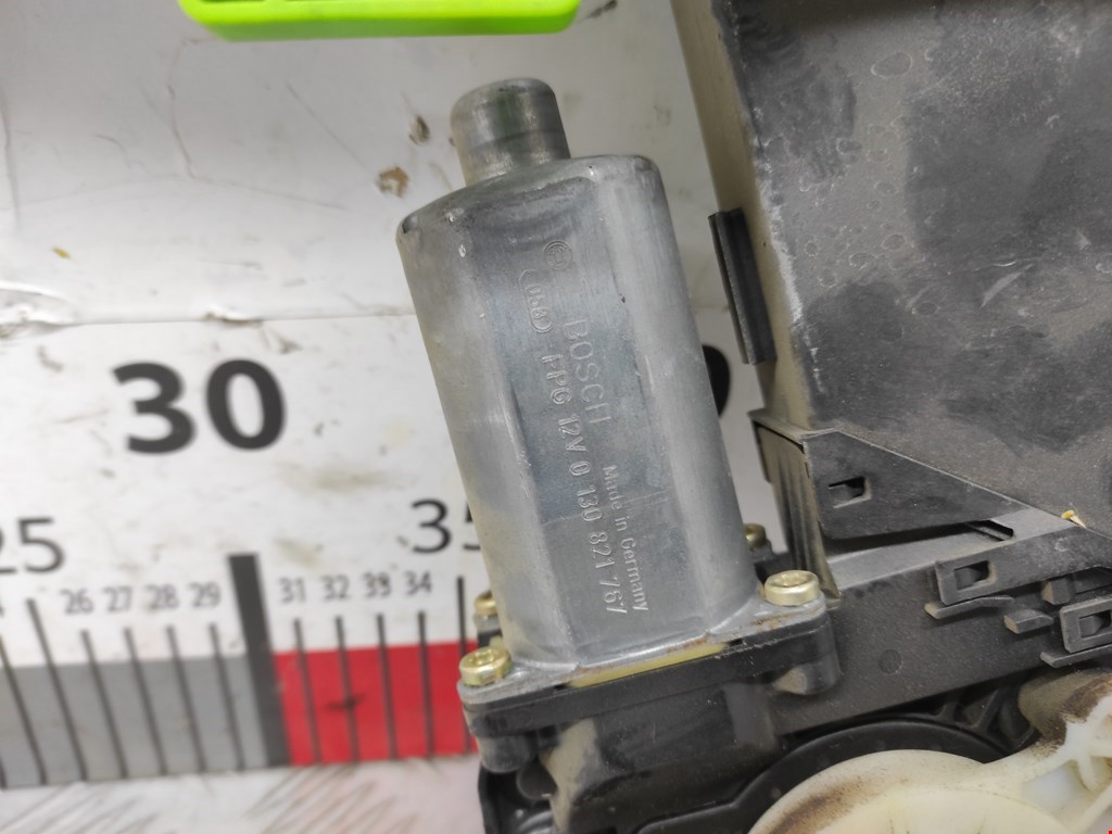 Стеклоподъемник задний левый AUDI A4 B6 2001-2005