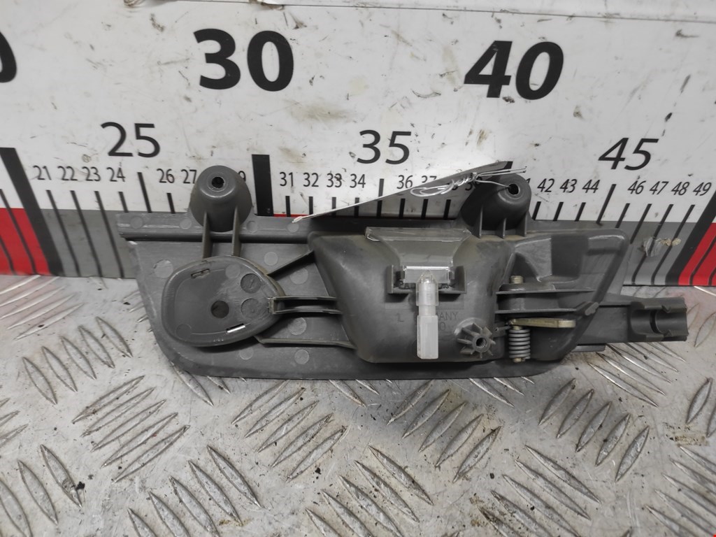 Ручка дверная задняя внутренняя левая AUDI A4 B6 2001-2005