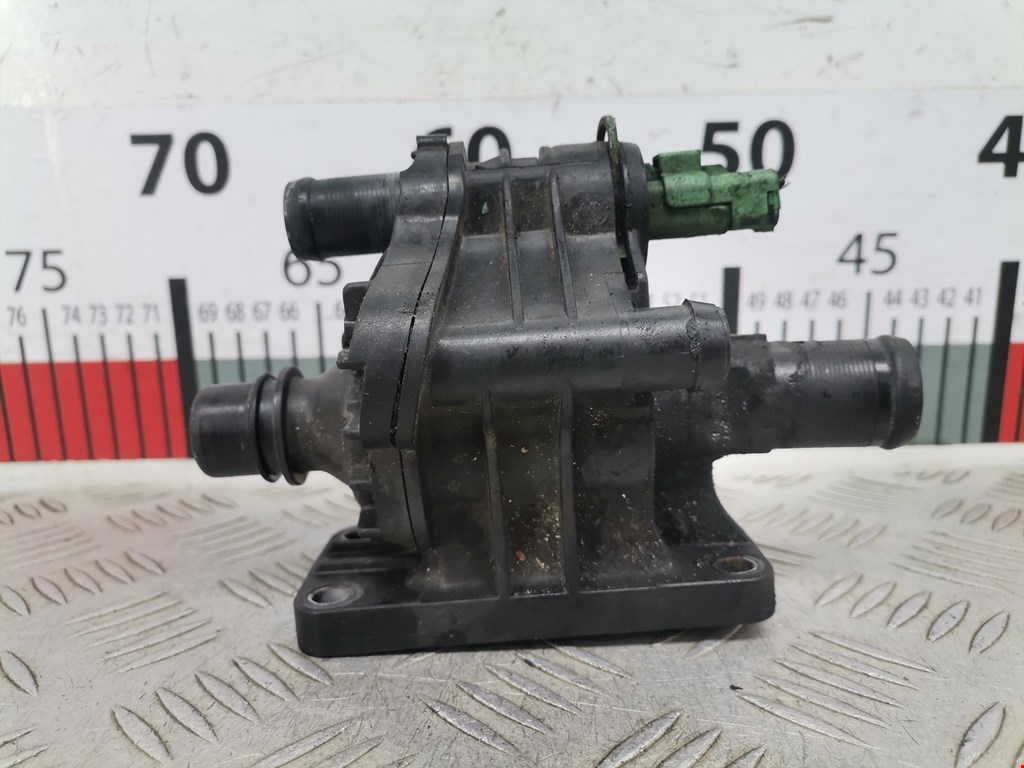 Корпус термостата FORD Focus II 2005-2011