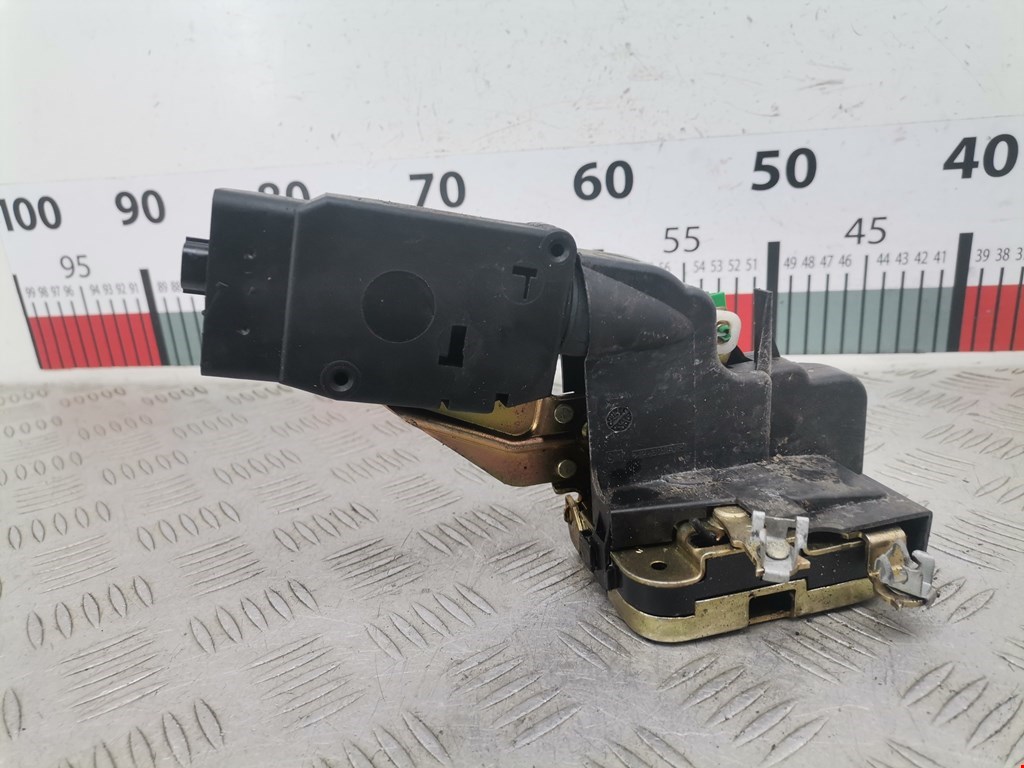 Замок двери передней левой MITSUBISHI Space Star 1999-2006