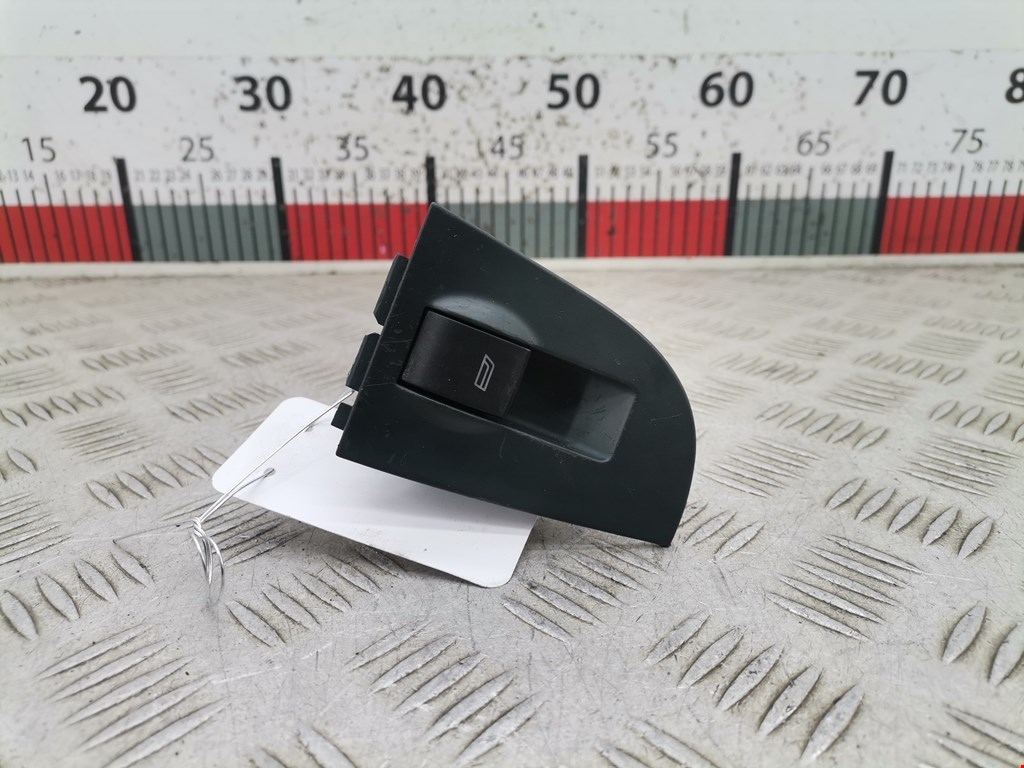 Кнопка стеклоподъемника AUDI A6 C5 1997-2004