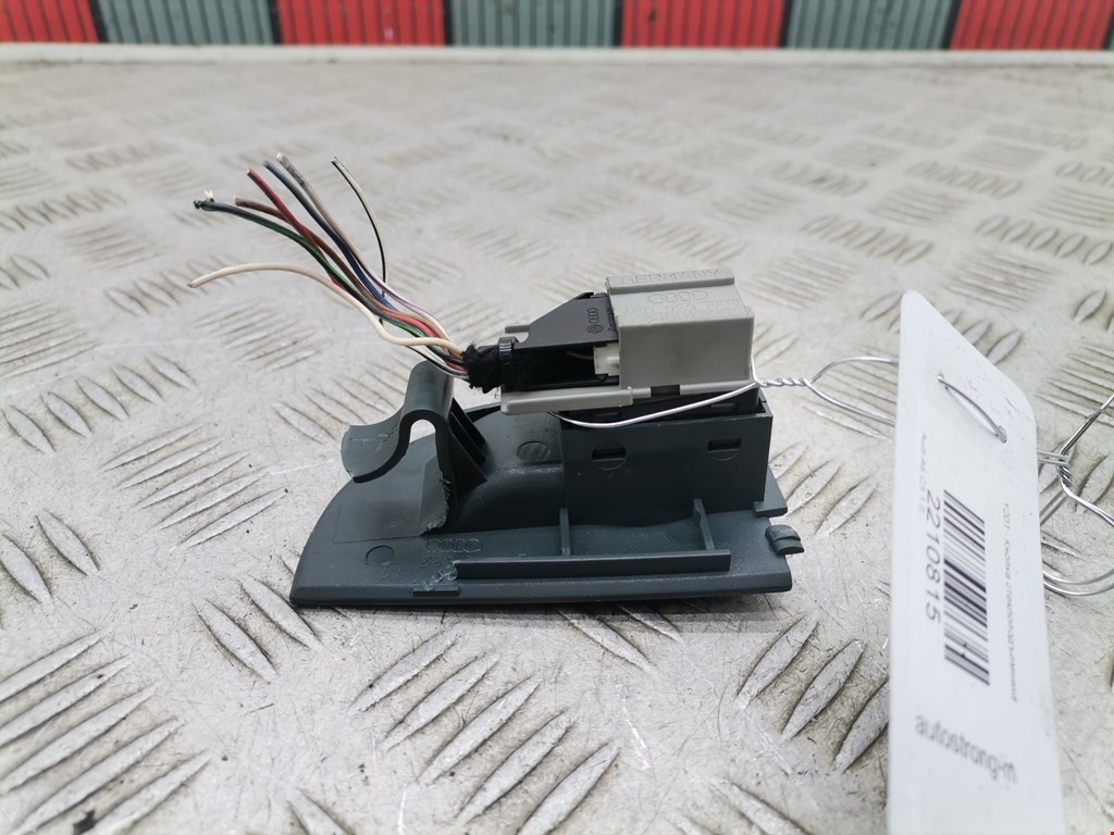 Кнопка стеклоподъемника AUDI A6 C5 1997-2004