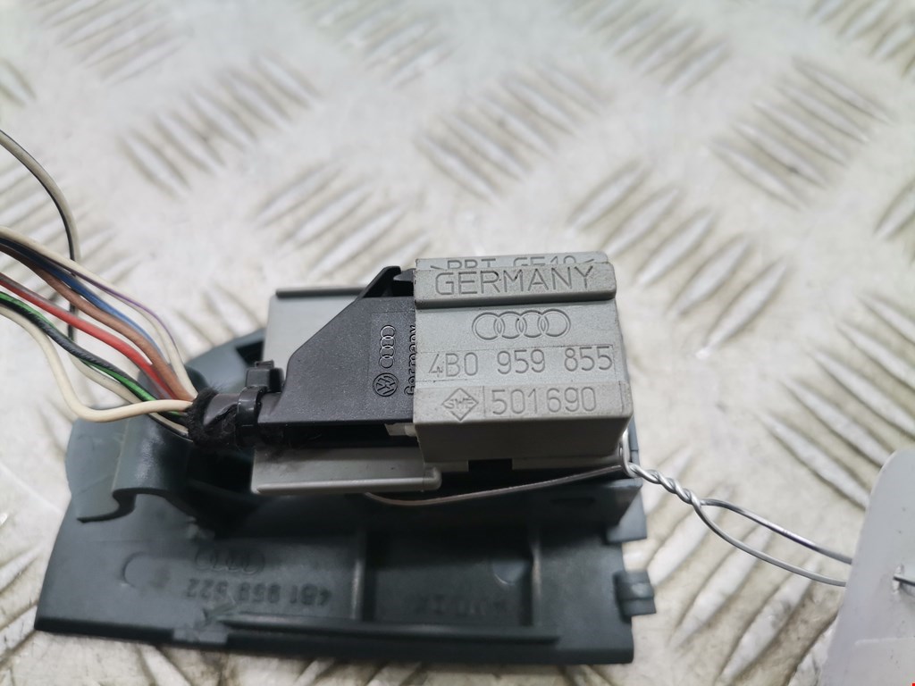 Кнопка стеклоподъемника AUDI A6 C5 1997-2004