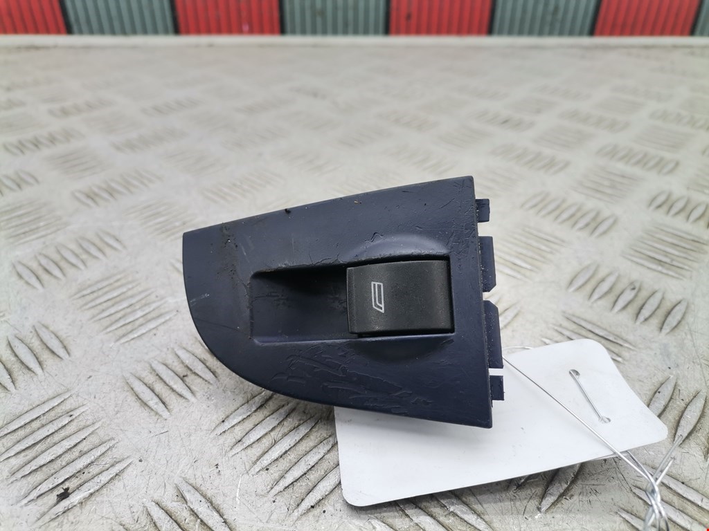 Кнопка стеклоподъемника AUDI A6 C5 1997-2004