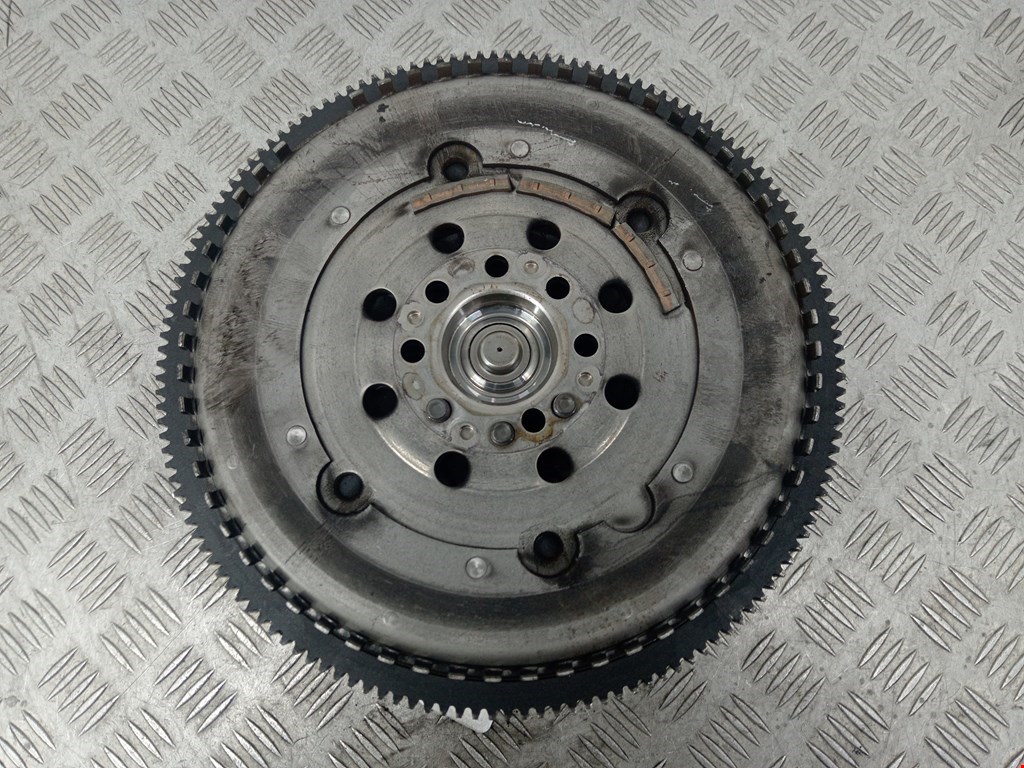 Маховик (демпфер сцепления) MERCEDES-BENZ Sprinter 901-905/Classic 909 1995-2006