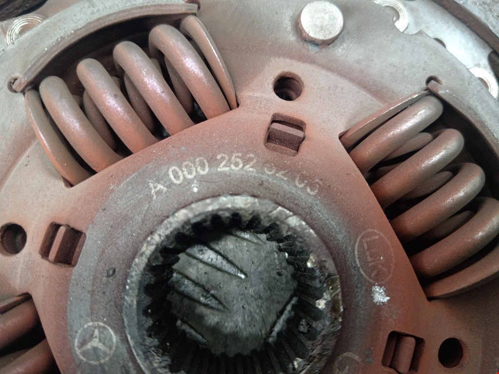 Маховик (демпфер сцепления) MERCEDES-BENZ Sprinter 901-905/Classic 909 1995-2006