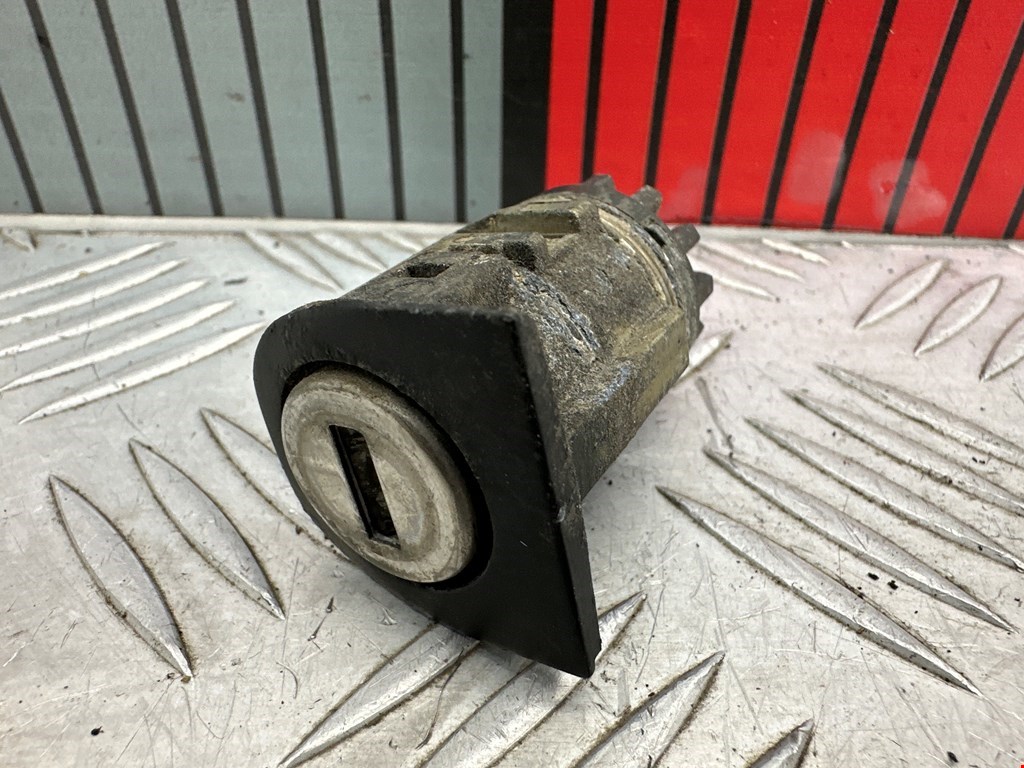 Вставка замка багажника AUDI A6 C6 2004-2010