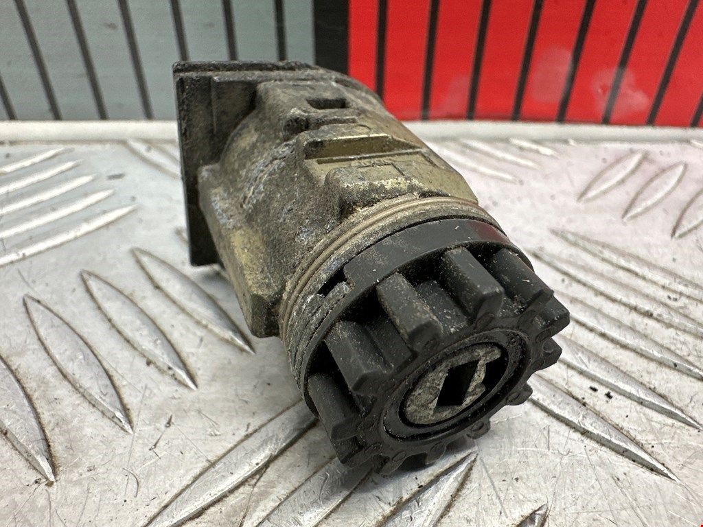 Вставка замка багажника AUDI A6 C6 2004-2010