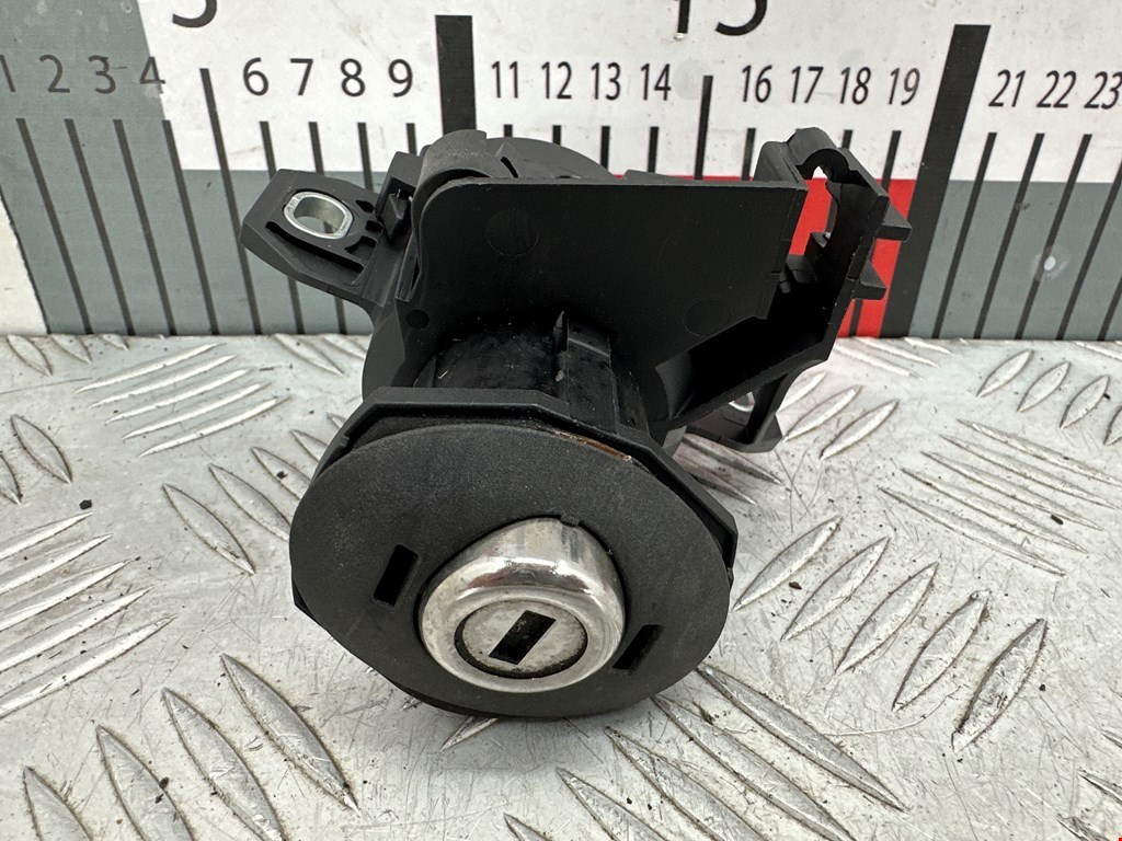 Замок багажника (крышки двери) BMW 3er E90/E91 2005-2012