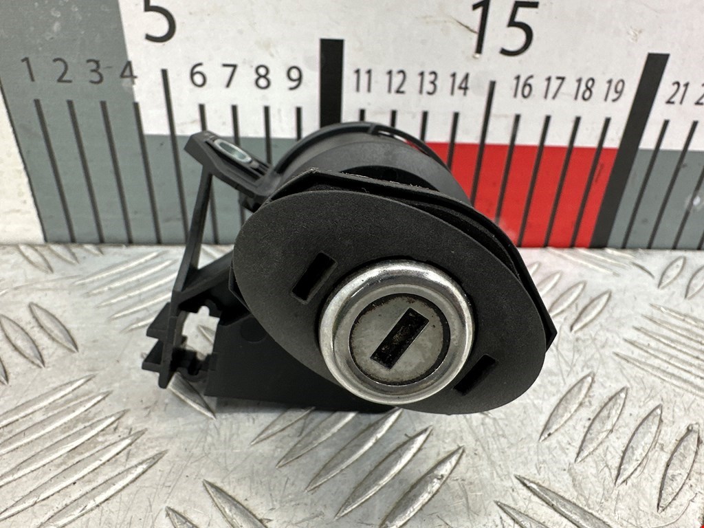 Замок багажника (крышки двери) BMW 3er E90/E91 2005-2012