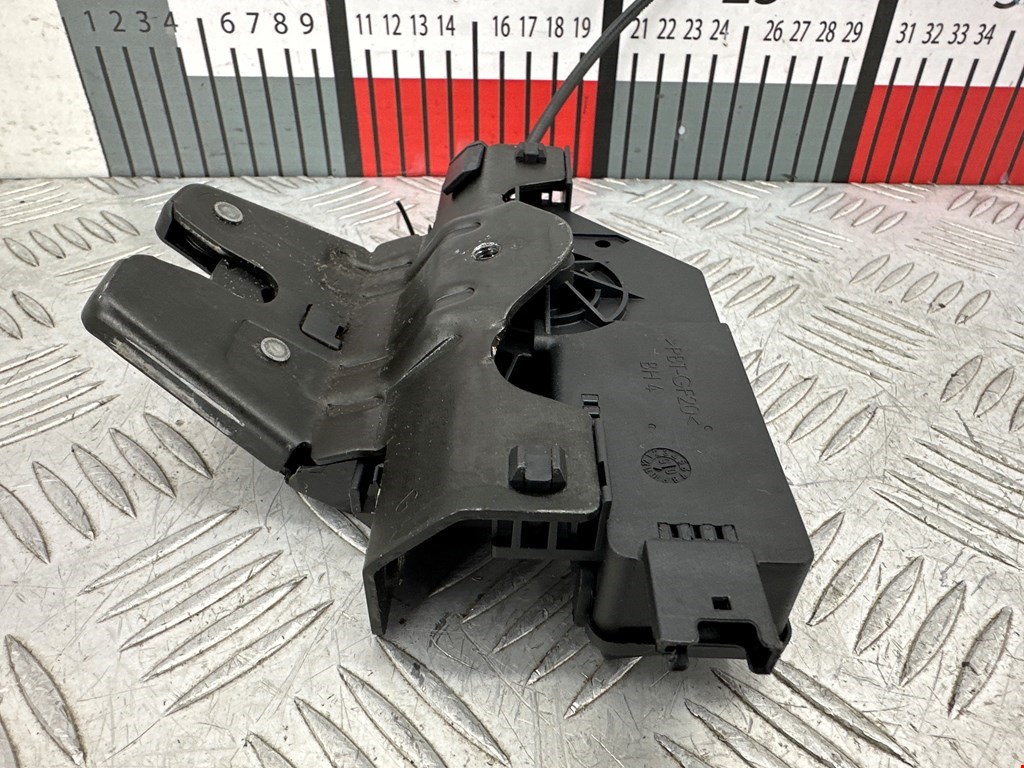 Замок багажника (крышки двери) BMW 3er E90/E91 2005-2012