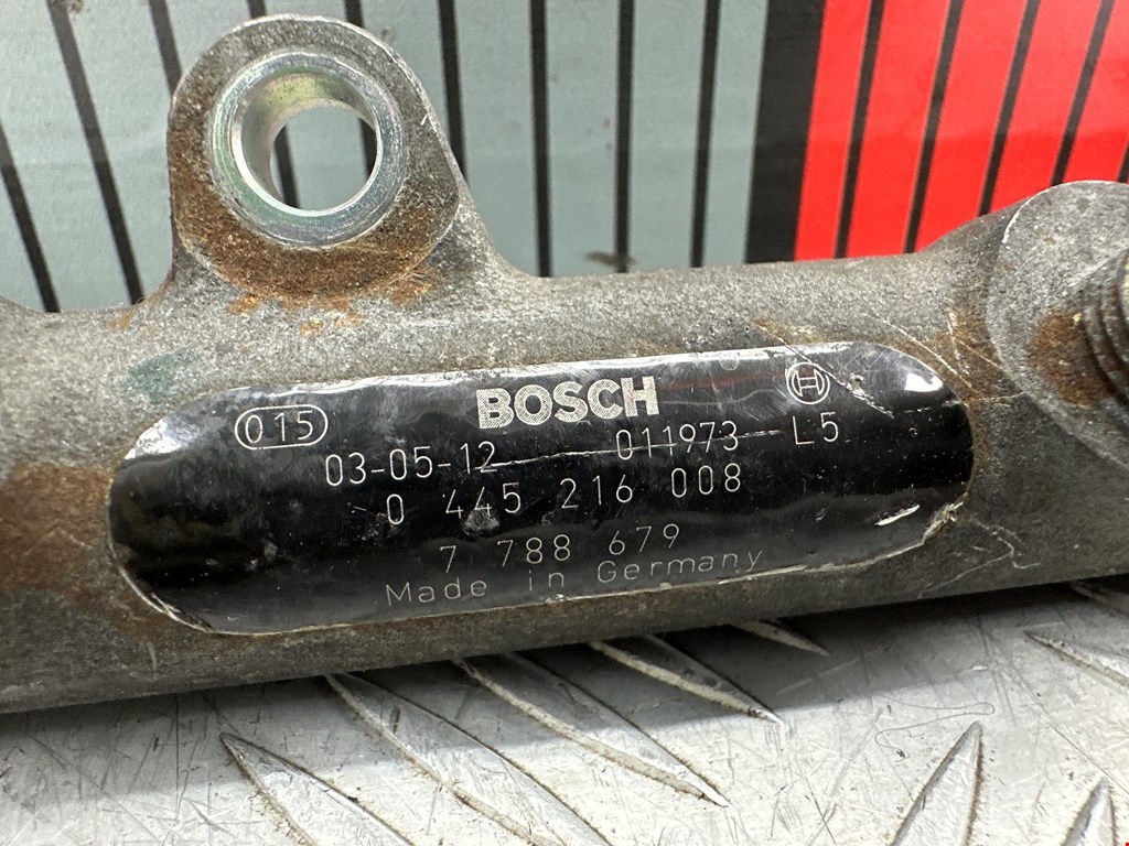 Рампа топливная (рейка) BMW 7er 7 серия E65/E66 2001-2008