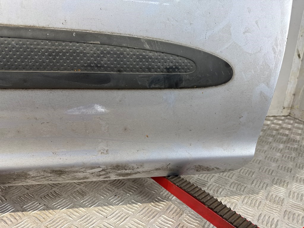 Дверь передняя правая HONDA Civic 2001-2005