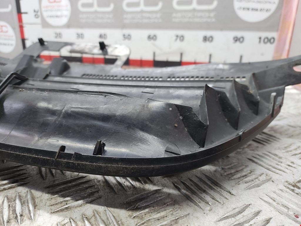 Решетка радиатора VOLKSWAGEN Touran 2003-2010