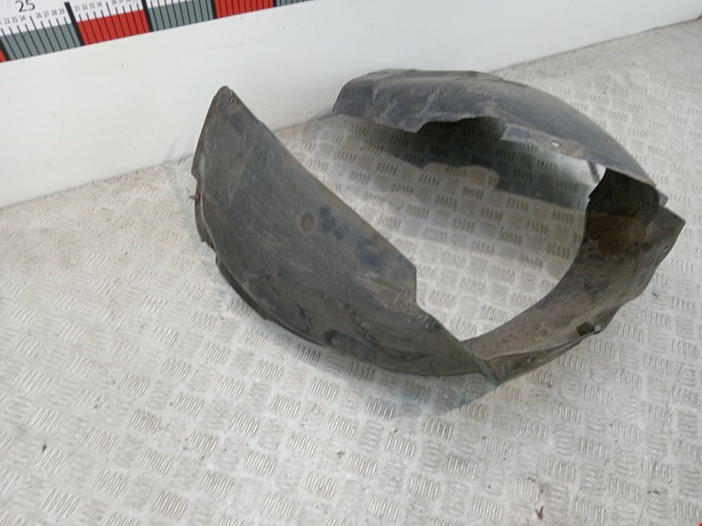 Локер (подкрылок) передний правый AUDI A4 B5 1995-2001