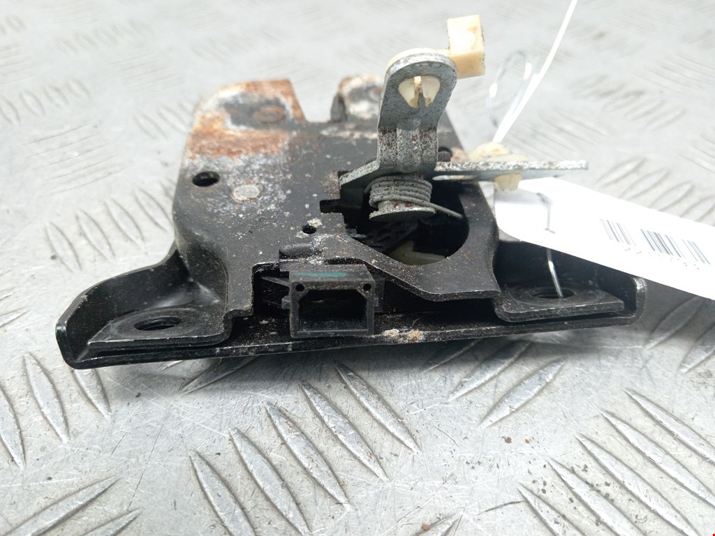 Замок багажника (крышки двери) AUDI A6 C5 1997-2004