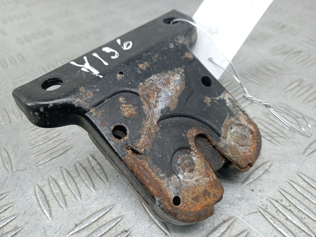 Замок багажника (крышки двери) AUDI A6 C5 1997-2004