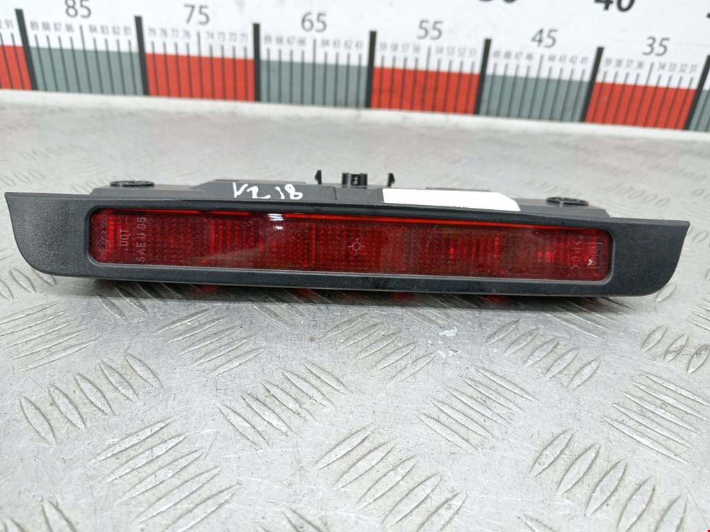 Фонарь дополнительный тормозной (стоп-сигнал) Honda Civic 7 (2000-2006)