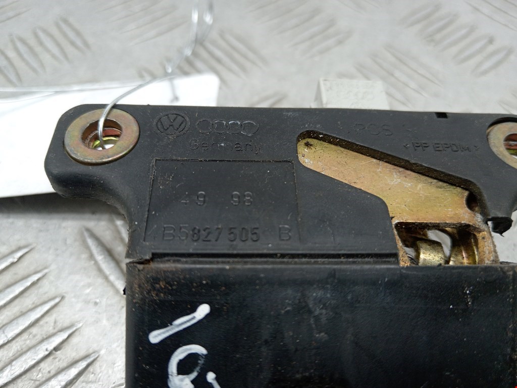 Замок багажника (крышки двери) AUDI A6 C5 1997-2004