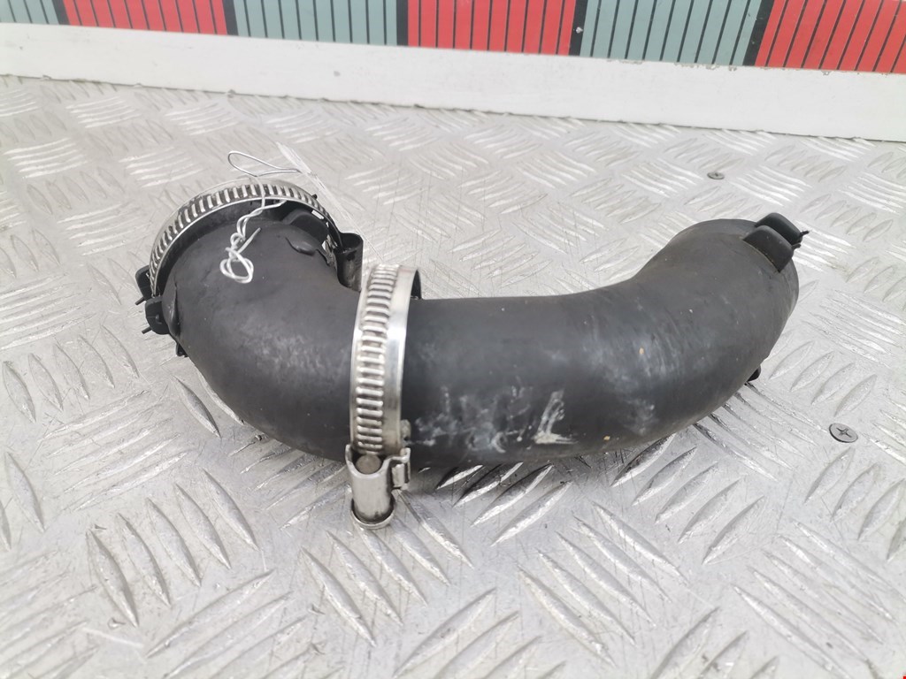 Патрубок интеркулера AUDI A4 B6 2001-2005