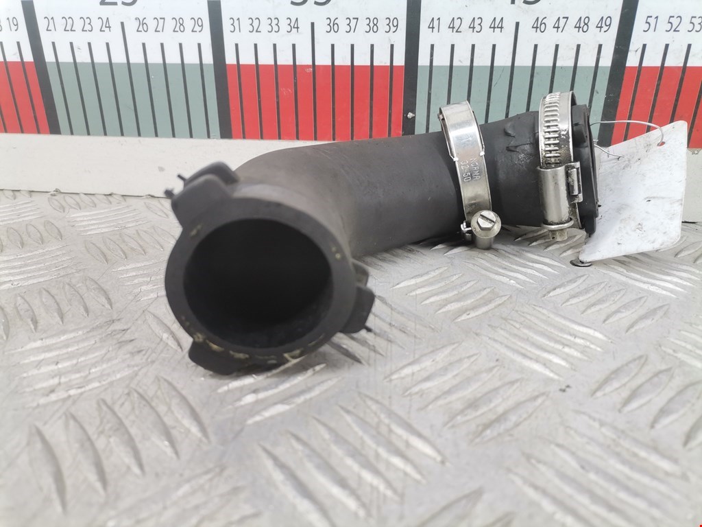 Патрубок интеркулера AUDI A4 B6 2001-2005