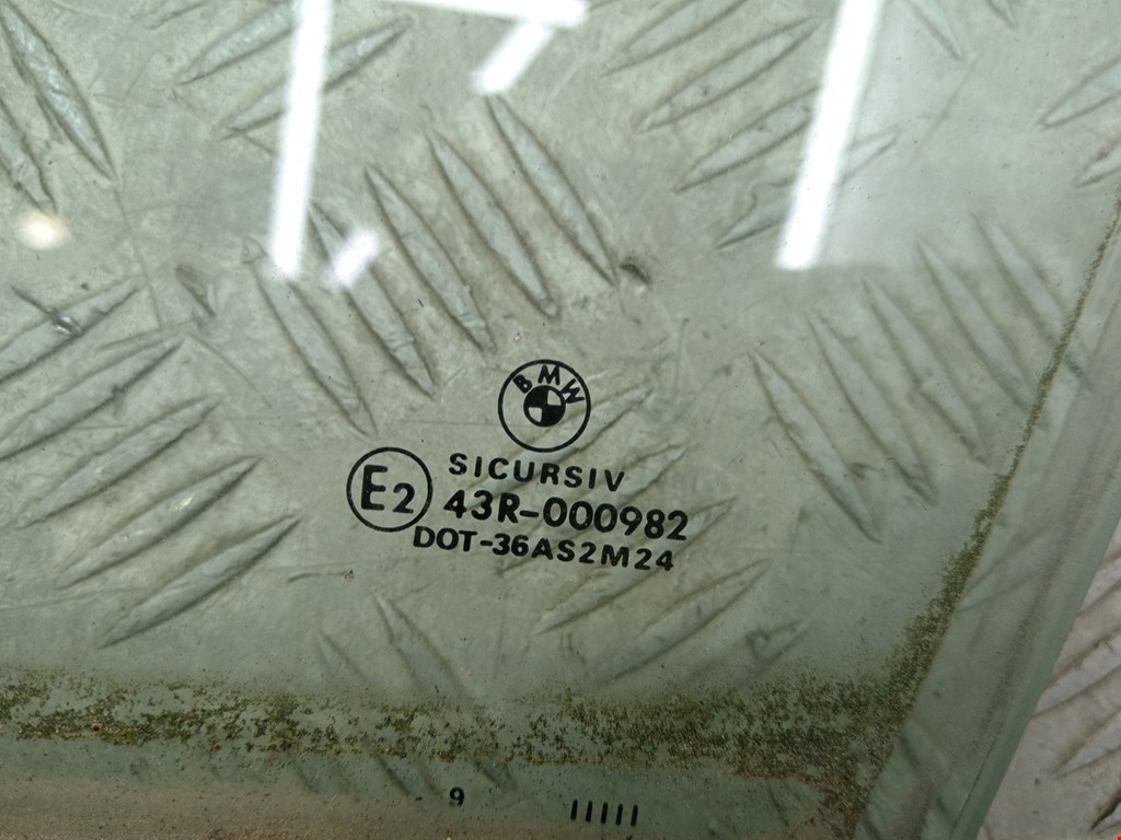 Стекло двери переднее левое BMW 5er 5 серия E39 1995-2004