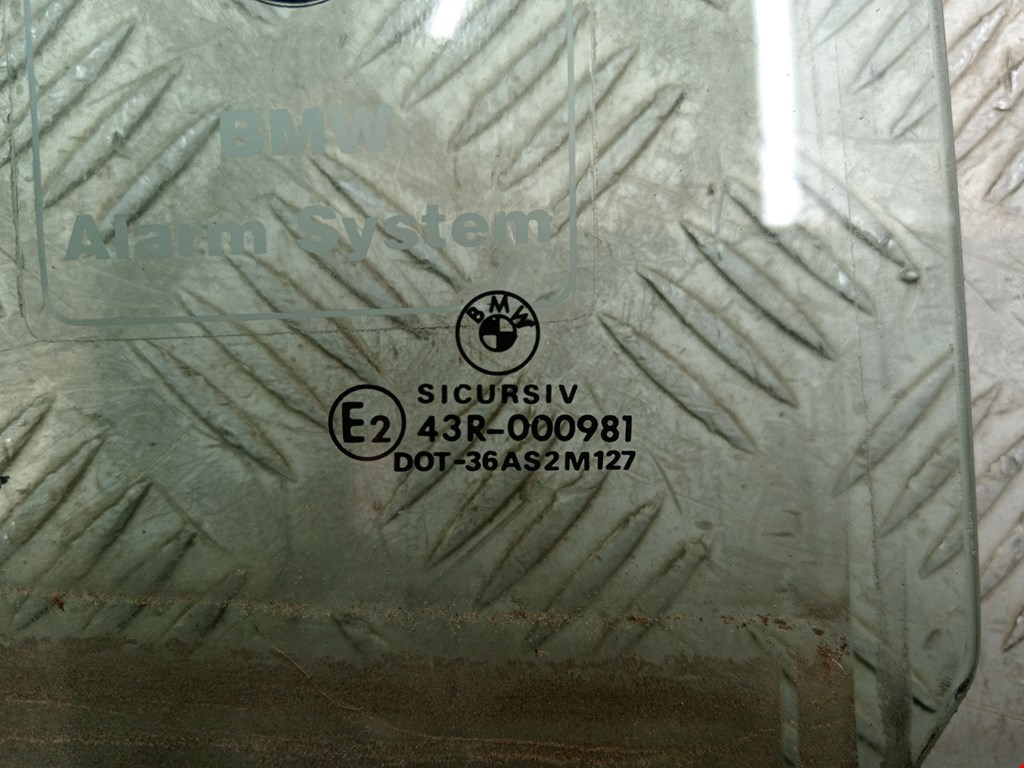 Стекло двери заднее правое BMW 5er 5 серия E39 1995-2004