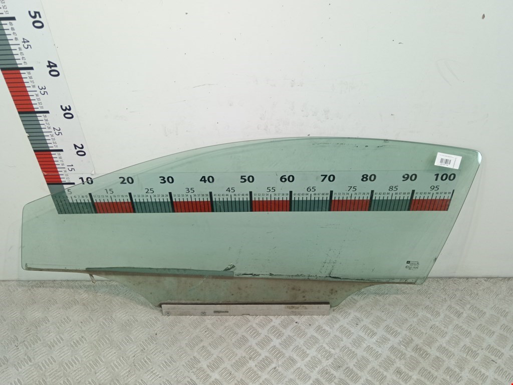 Стекло двери переднее левое OPEL Astra H/Family 2004-2015