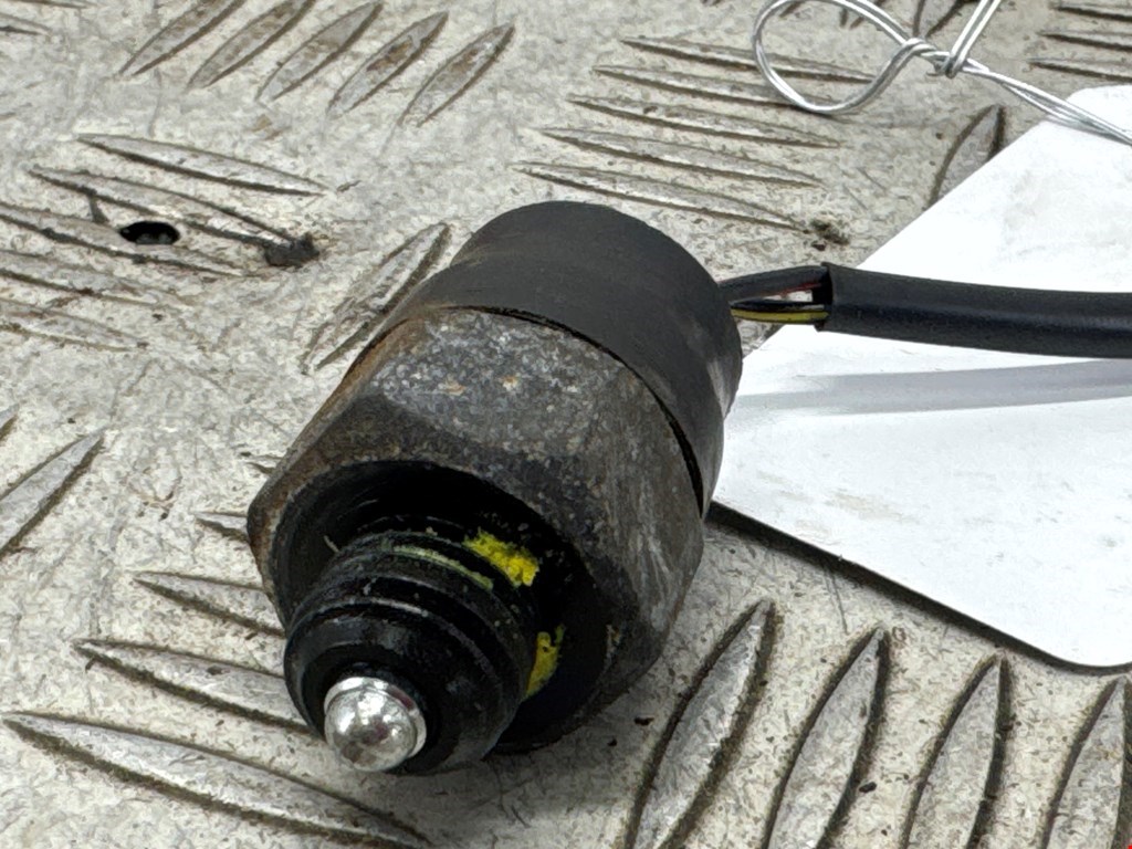 Датчик включения заднего хода HYUNDAI i40 2011-2019