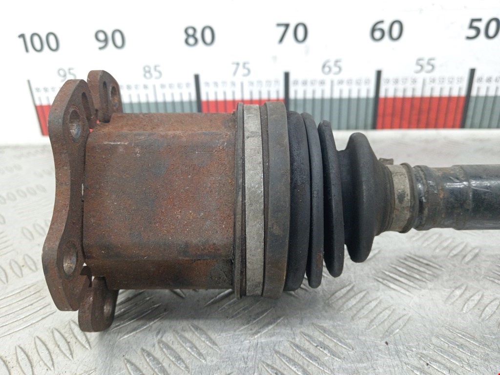 Полуось (привод, приводной вал) передняя правая SEAT Alhambra 1996-2010