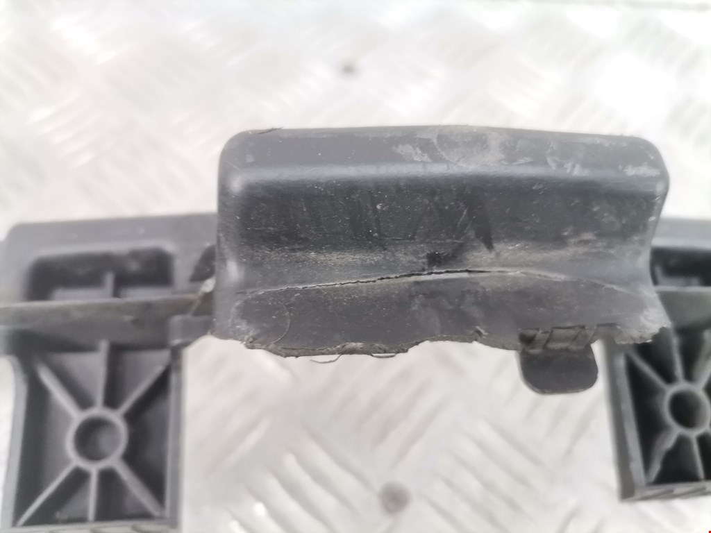 Кронштейн переднего бампера центральный OPEL Astra H/Family 2004-2015