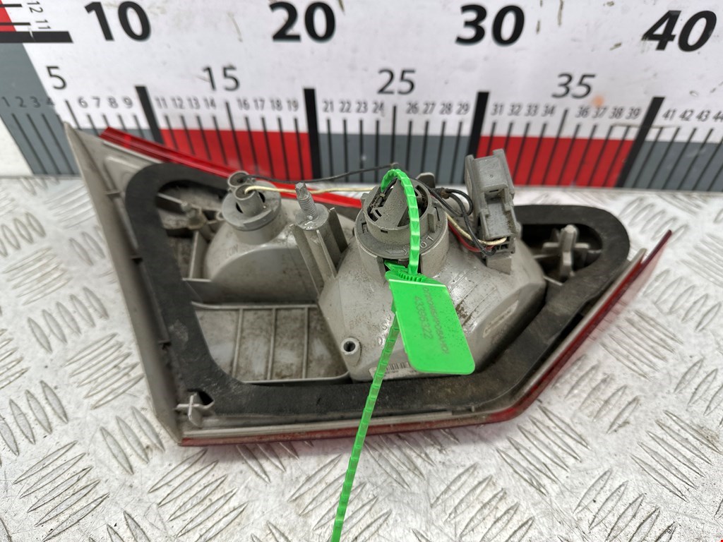 Фонарь задний внутренний левый FORD Focus III 2011-2019