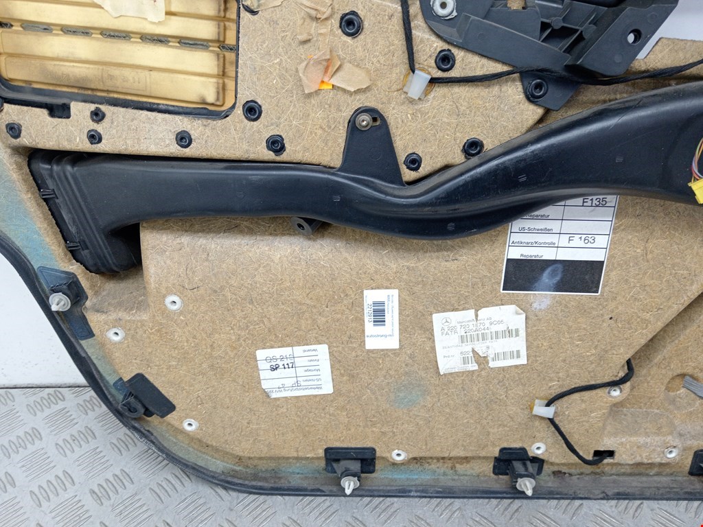 Обшивка двери передняя правая MERCEDES-BENZ S-Class IV W220 1998-2005