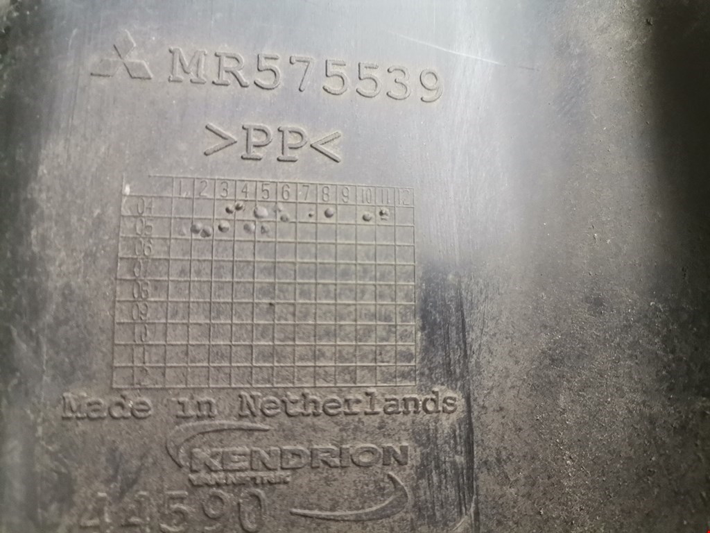 Локер (подкрылок) передний левый MITSUBISHI Colt Z3 2003-2012